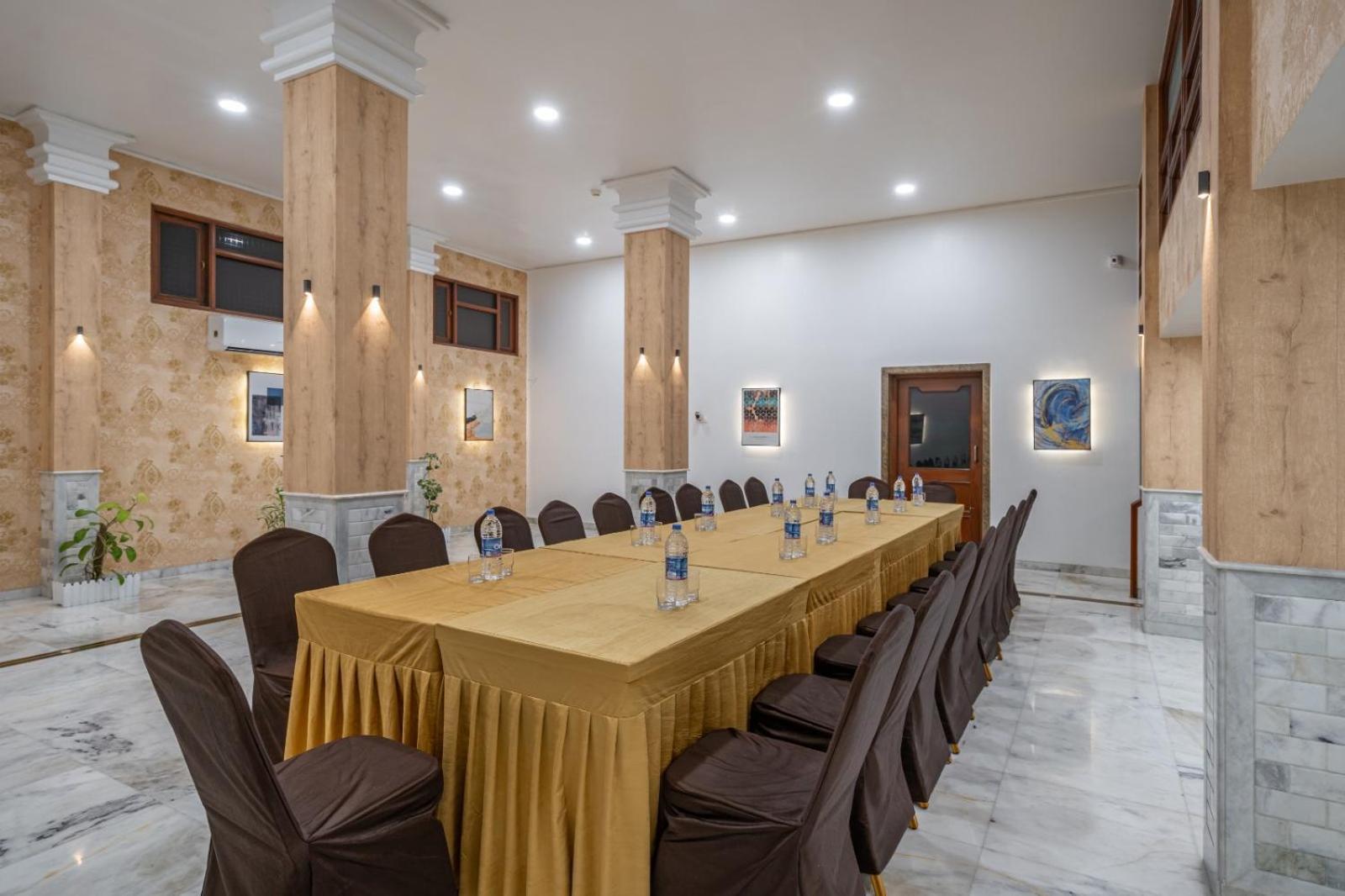 Hotel Apex สุรัต ภายนอก รูปภาพ