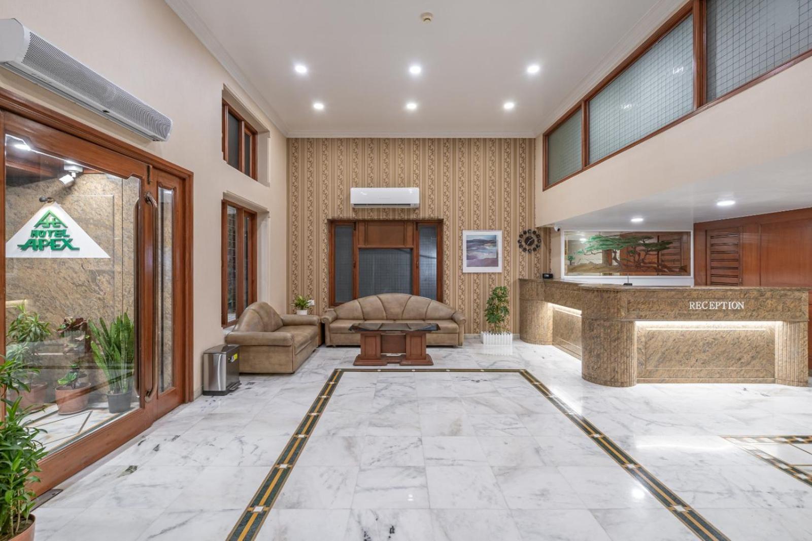 Hotel Apex สุรัต ภายนอก รูปภาพ