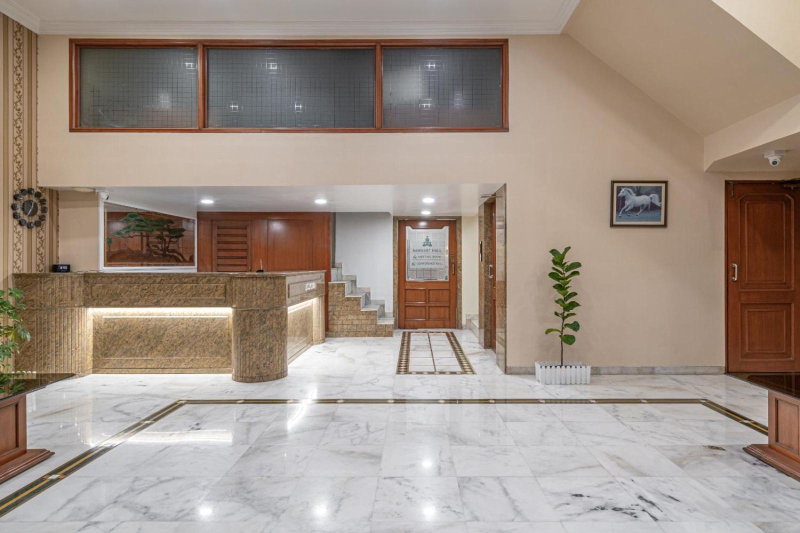 Hotel Apex สุรัต ภายนอก รูปภาพ