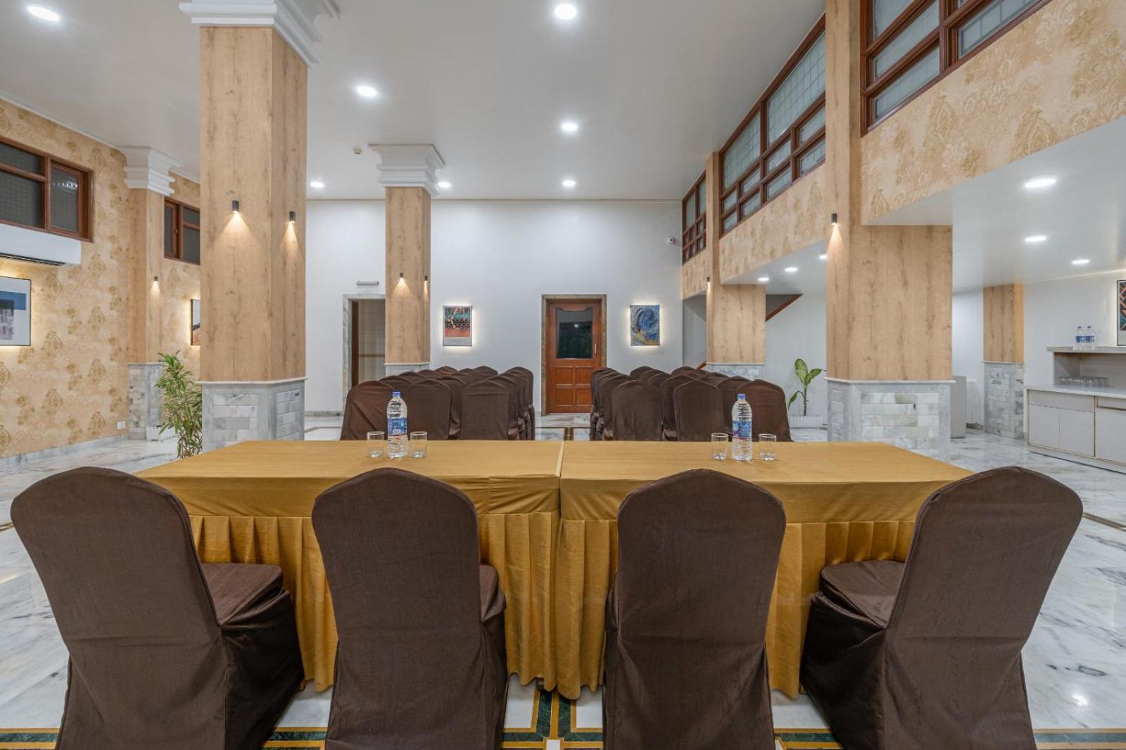 Hotel Apex สุรัต ภายนอก รูปภาพ
