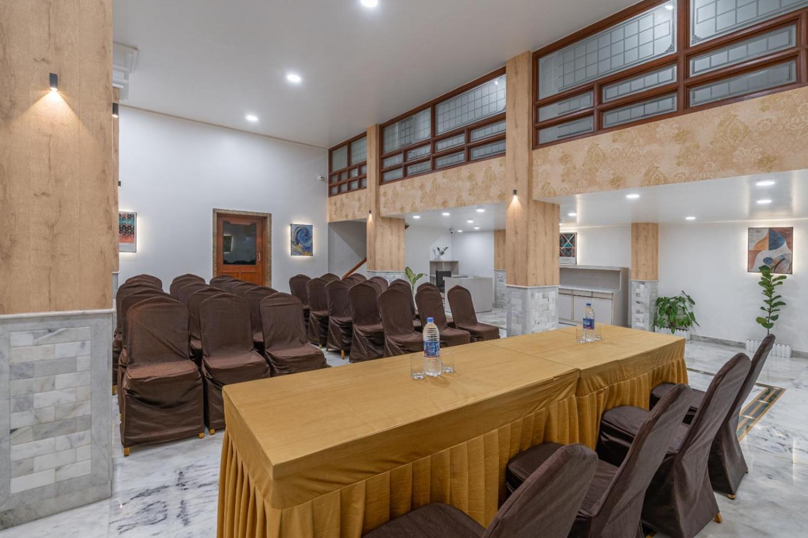 Hotel Apex สุรัต ภายนอก รูปภาพ
