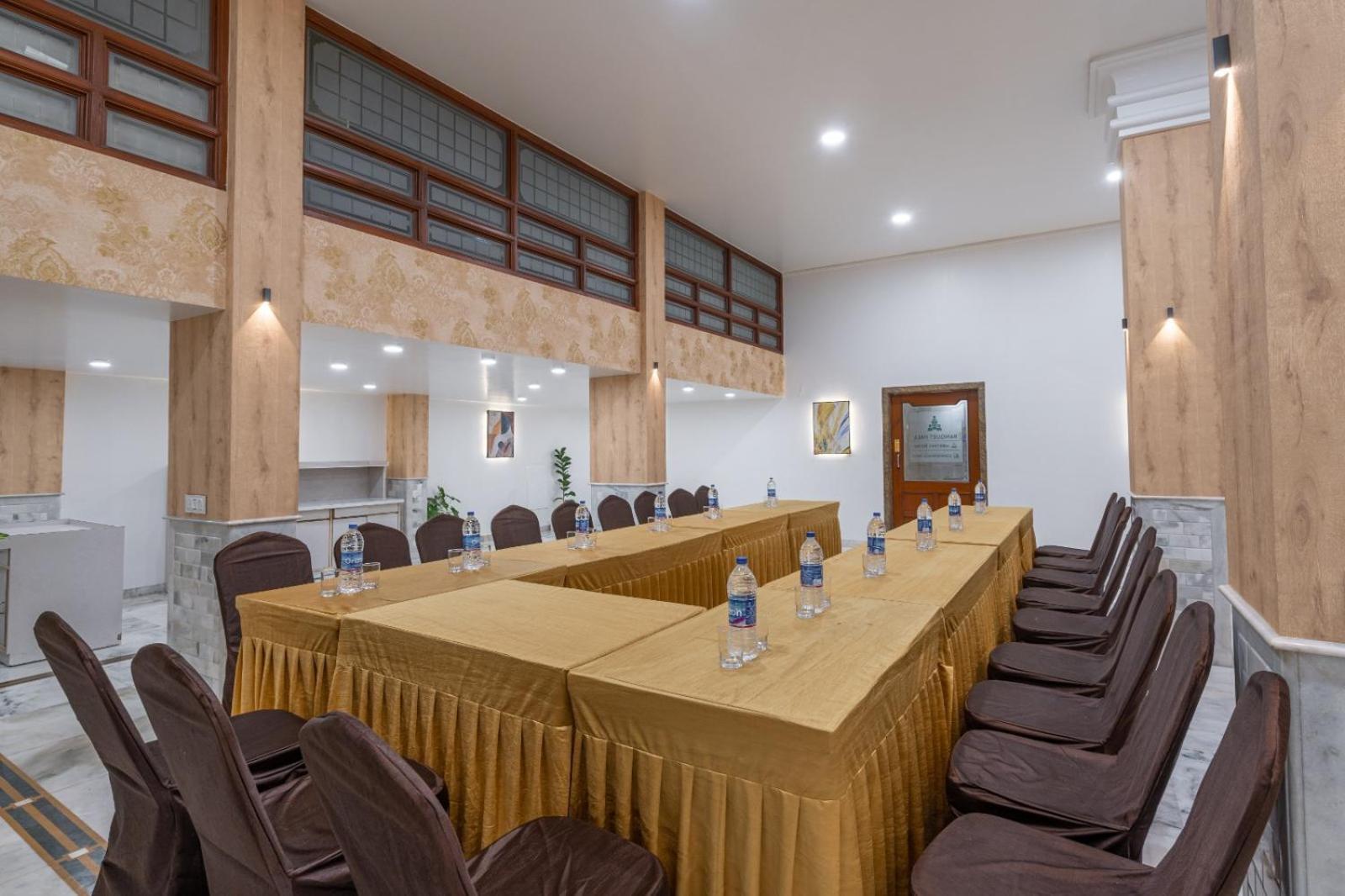Hotel Apex สุรัต ภายนอก รูปภาพ