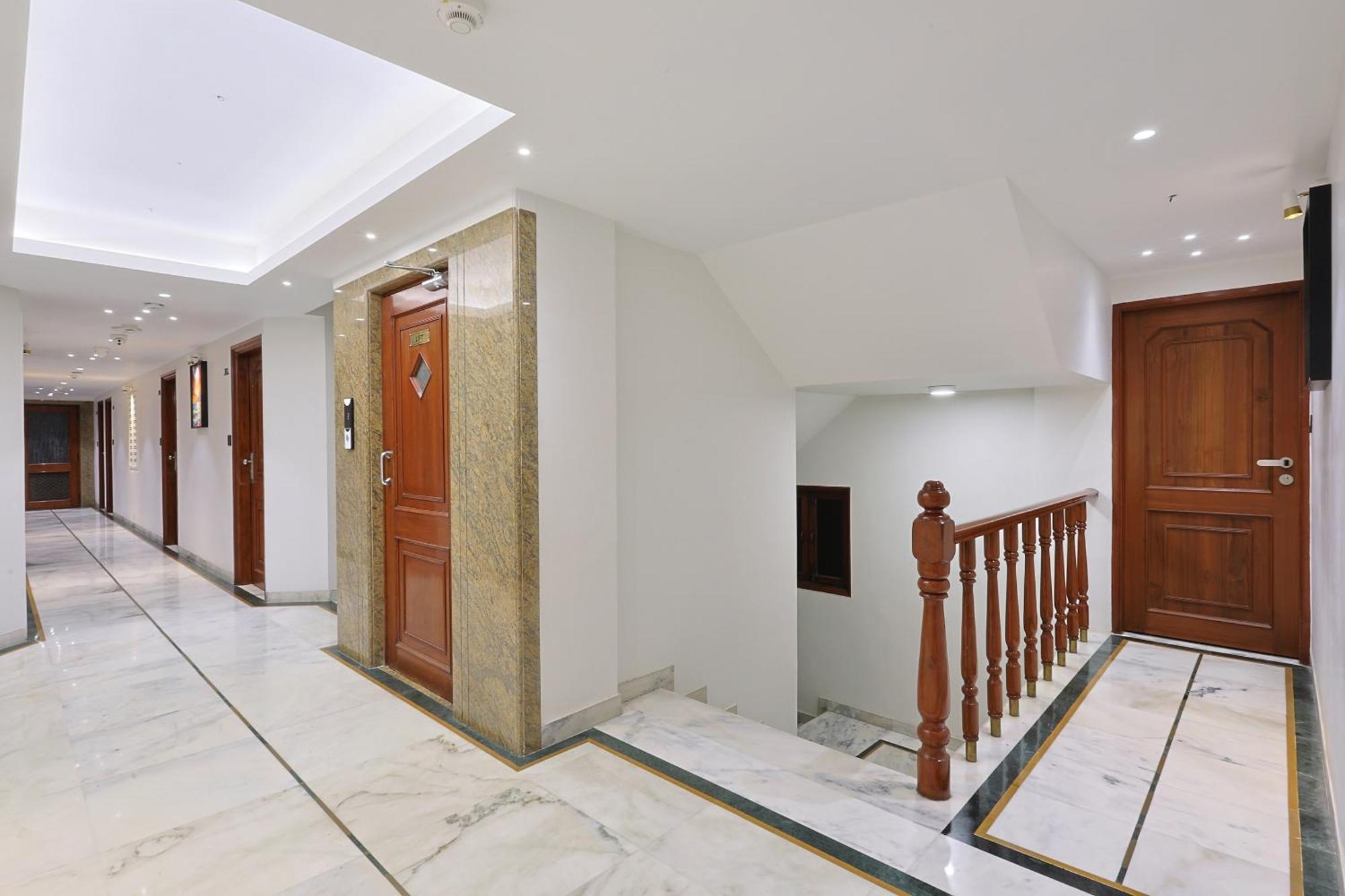 Hotel Apex สุรัต ภายนอก รูปภาพ