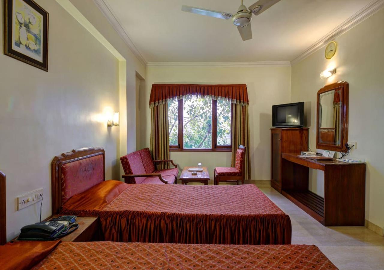 Hotel Apex สุรัต ภายนอก รูปภาพ